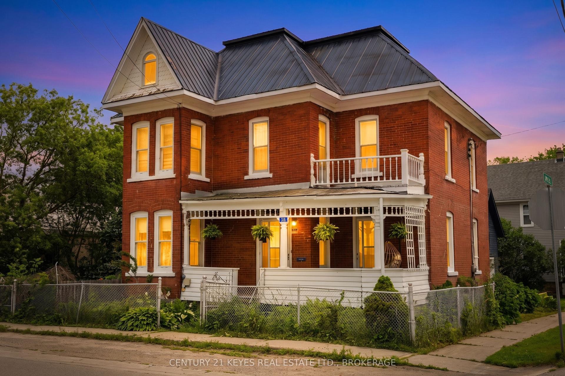 24 King St West Street W, Lansdowne Village — Detached for sale, photo 1
