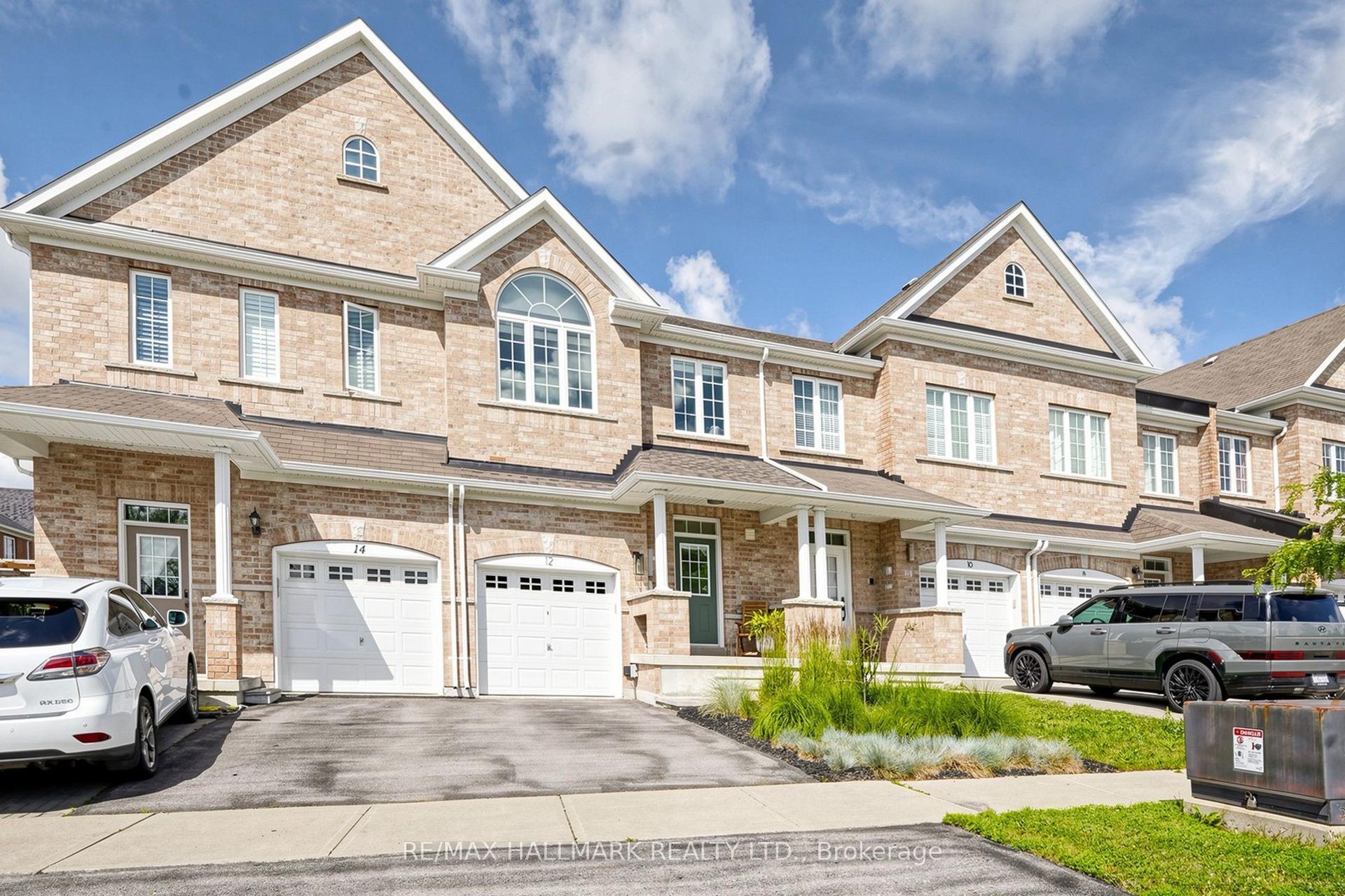12 Danpatrick Drive, Richmond Hill — Townhouse for sale, photo 1