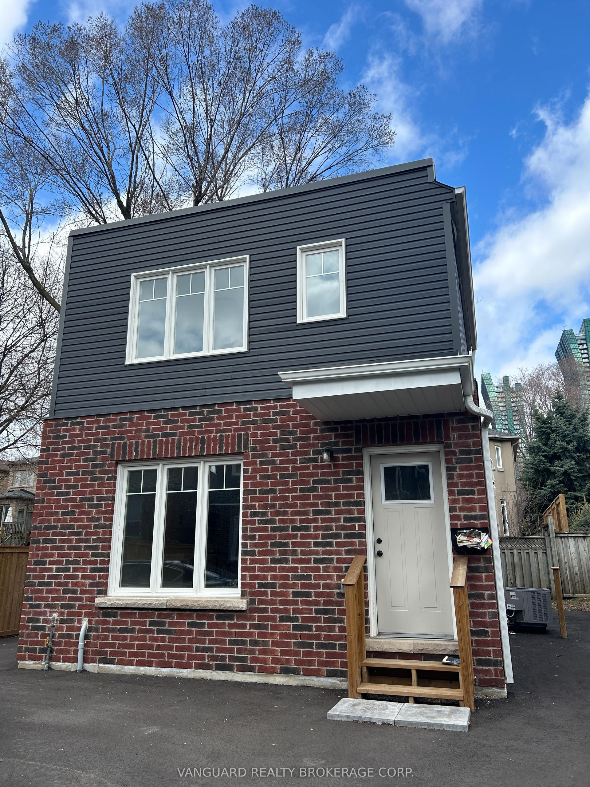 12 Franklin Avenue D #D — photo 1