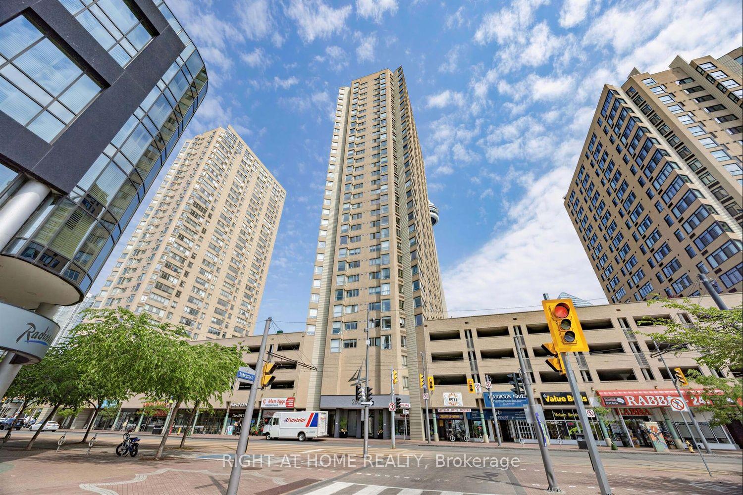260 Queens Quay W 1906 #1906 — photo 1
