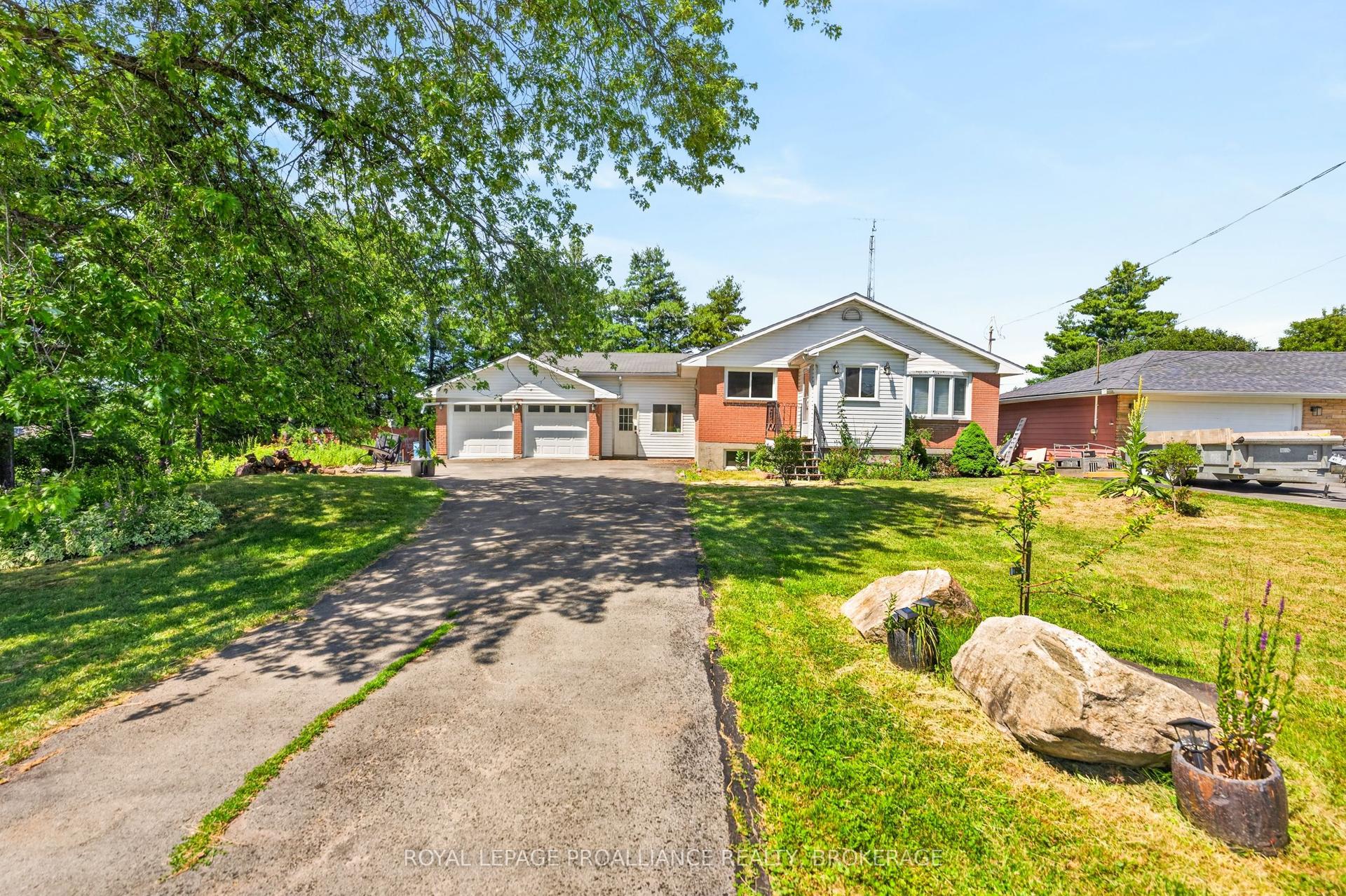 2219 Mckendry Road, Kingston — Detached for sale, photo 1
