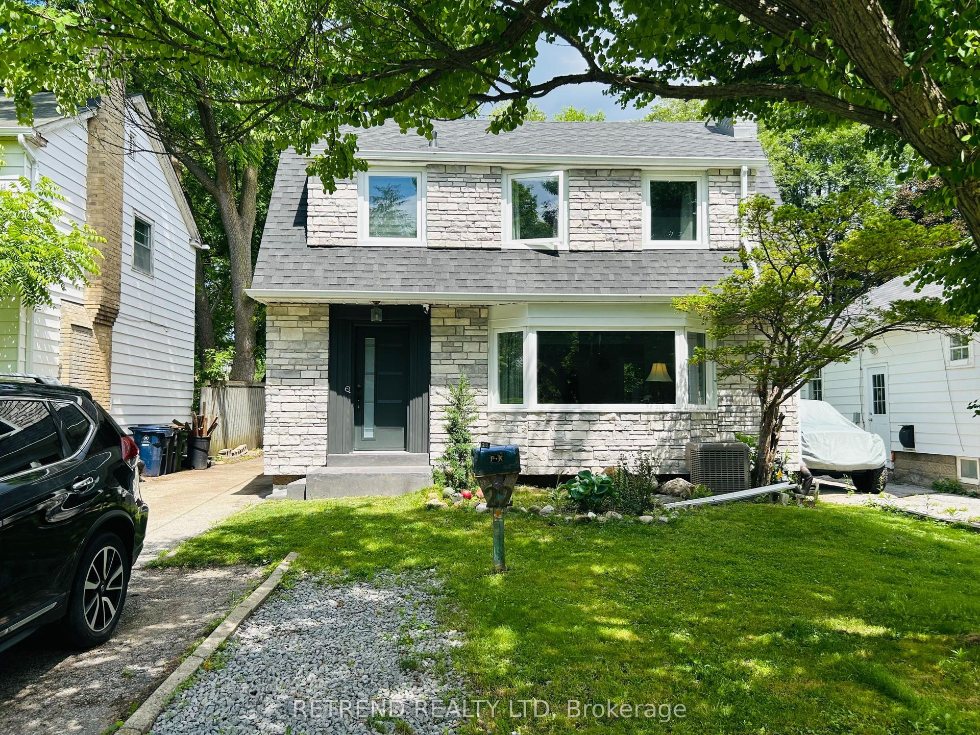 22 Wentworth Avenue, Toronto — Detached for lease, photo 1