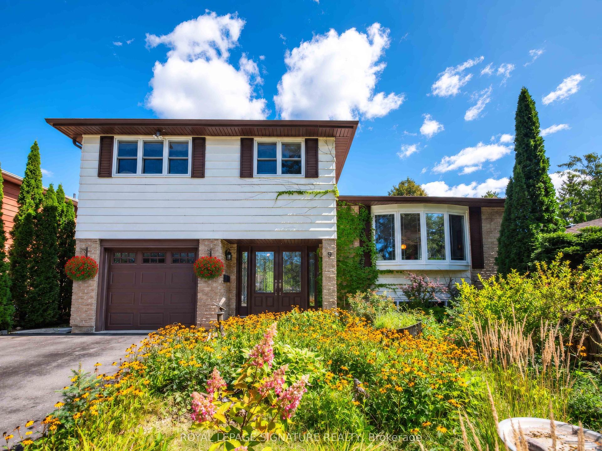 9 Birch Court, Aurora — Detached for sale, photo 1