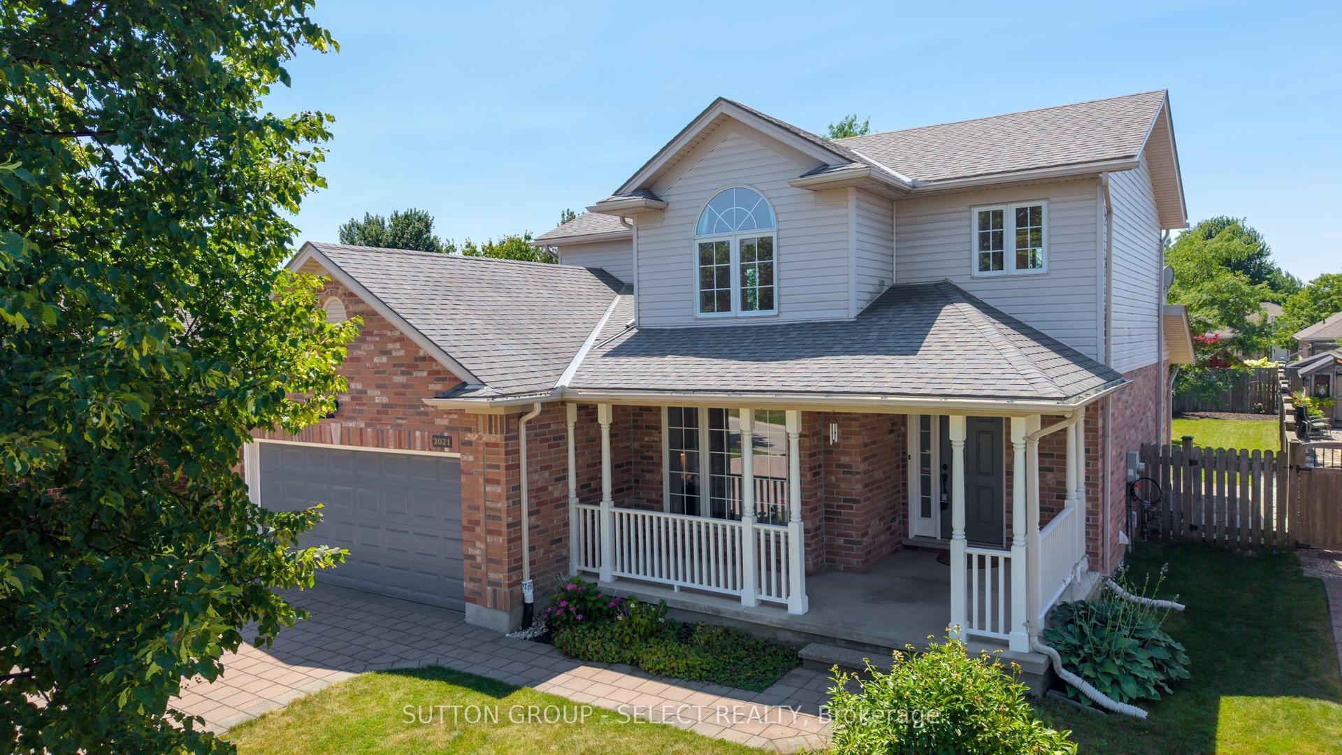 2021 Lumb Court, London North — Detached for sale, photo 1
