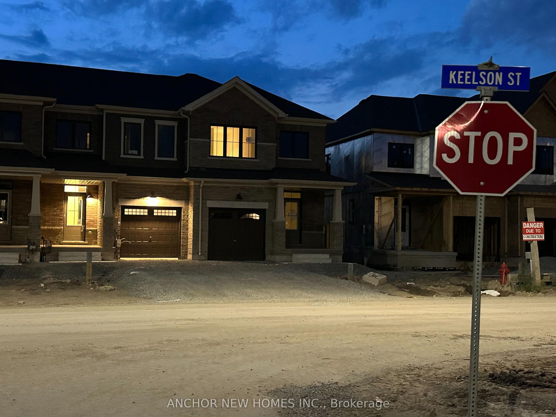 81 Keelson Street E, Welland — Townhouse for lease, photo 1