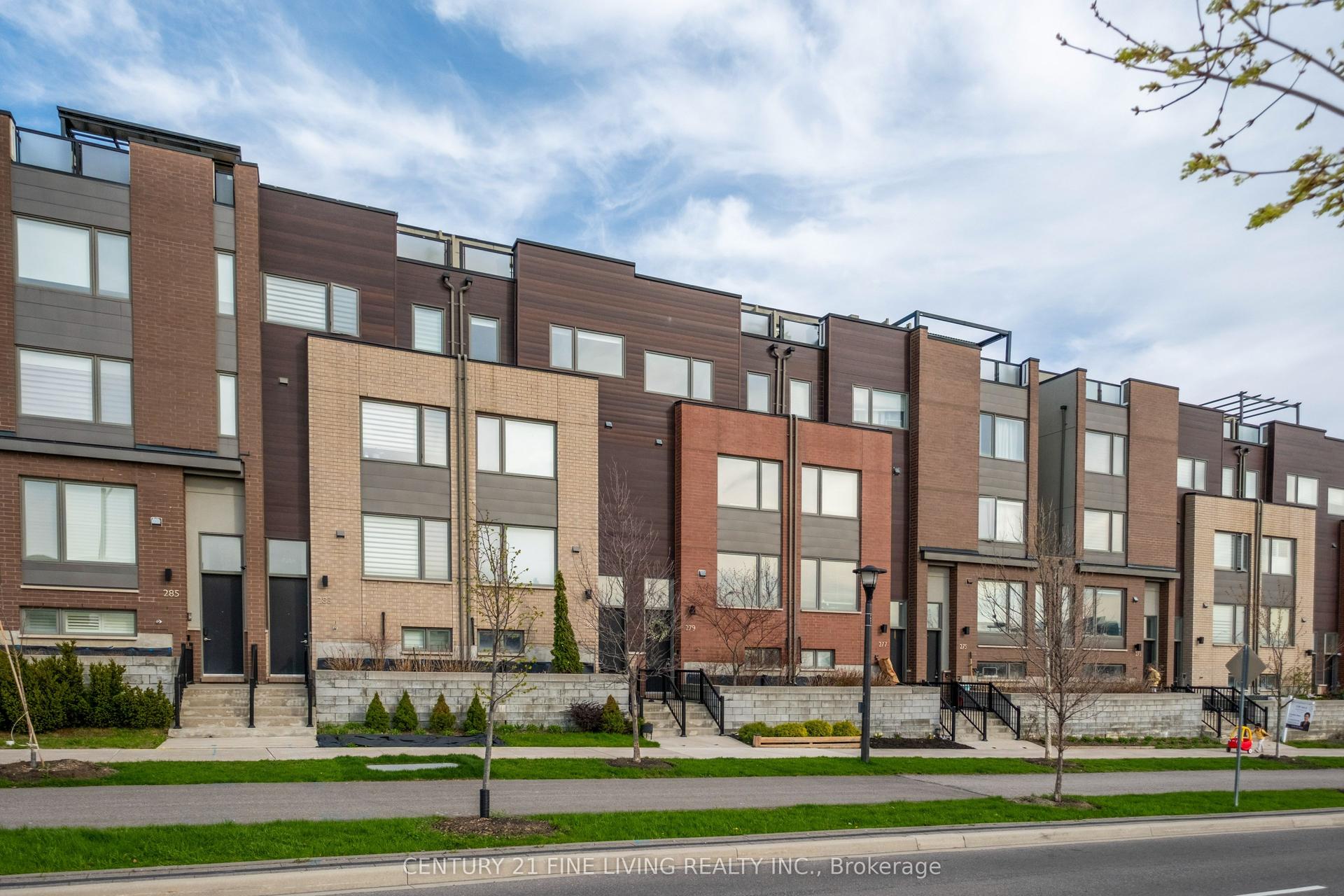 279 Downsview Park Boulevard — photo 1