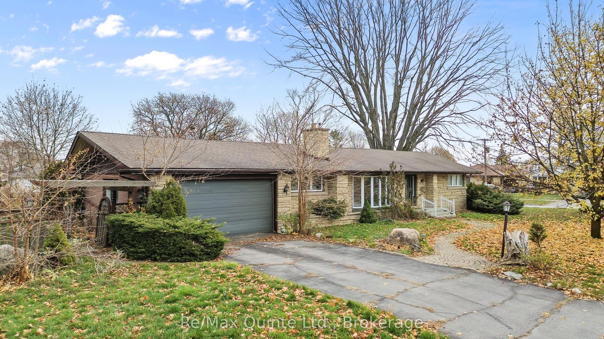 5 Stanley Park Drive — photo 1