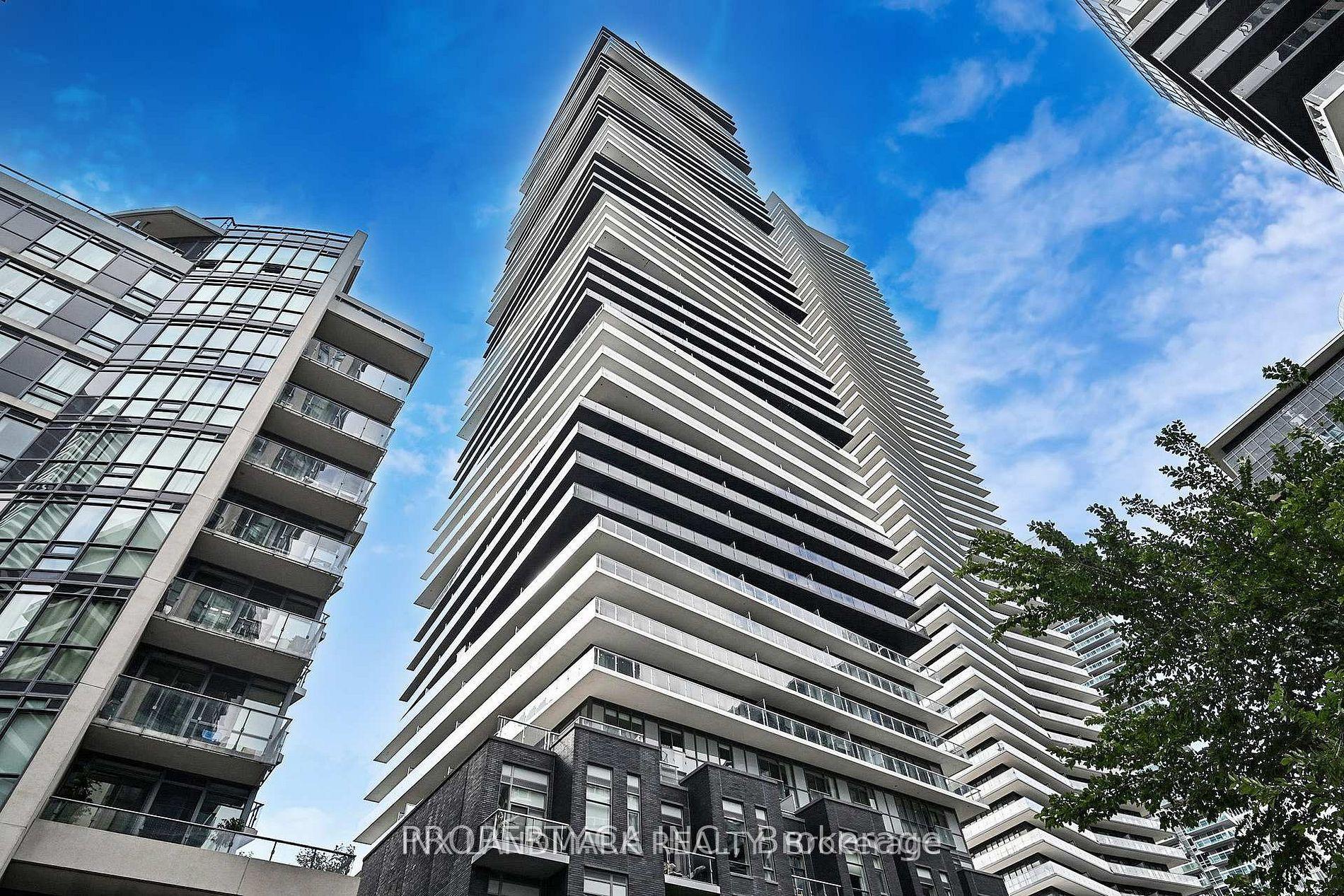 56 Annie Craig Drive 1606 #1606 — photo 1