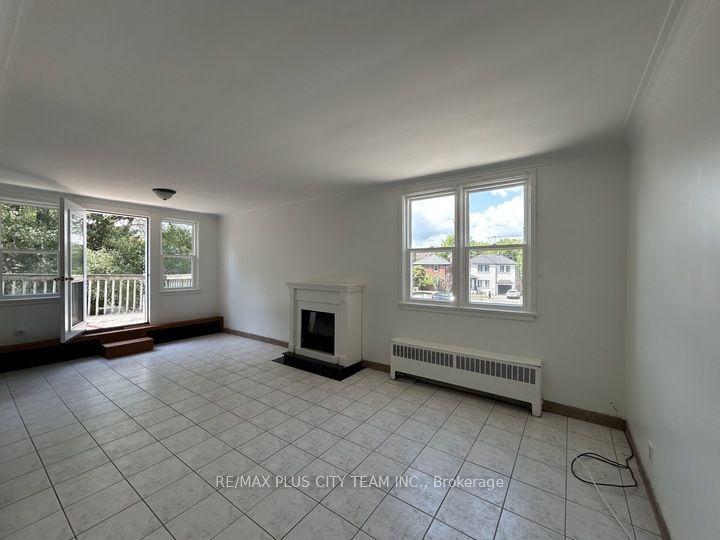 3432 Bathurst Street 2 #2, Toronto — Multiplex for lease, photo 1