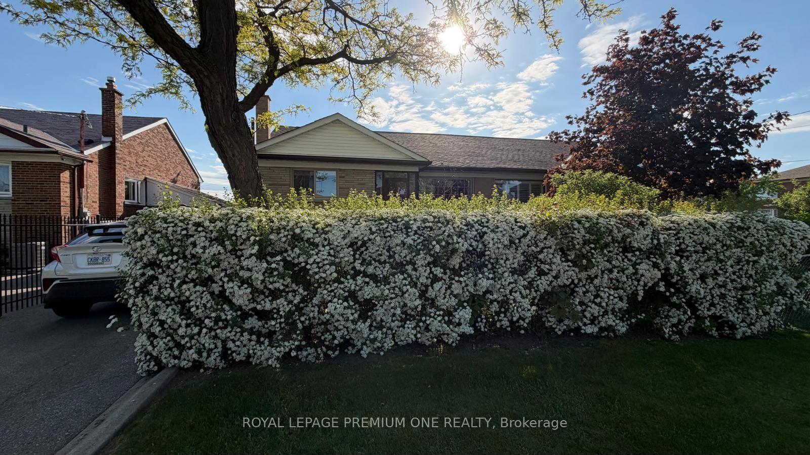 73 KANARICK Crescent, Toronto — Semi-Detached for sale, photo 1