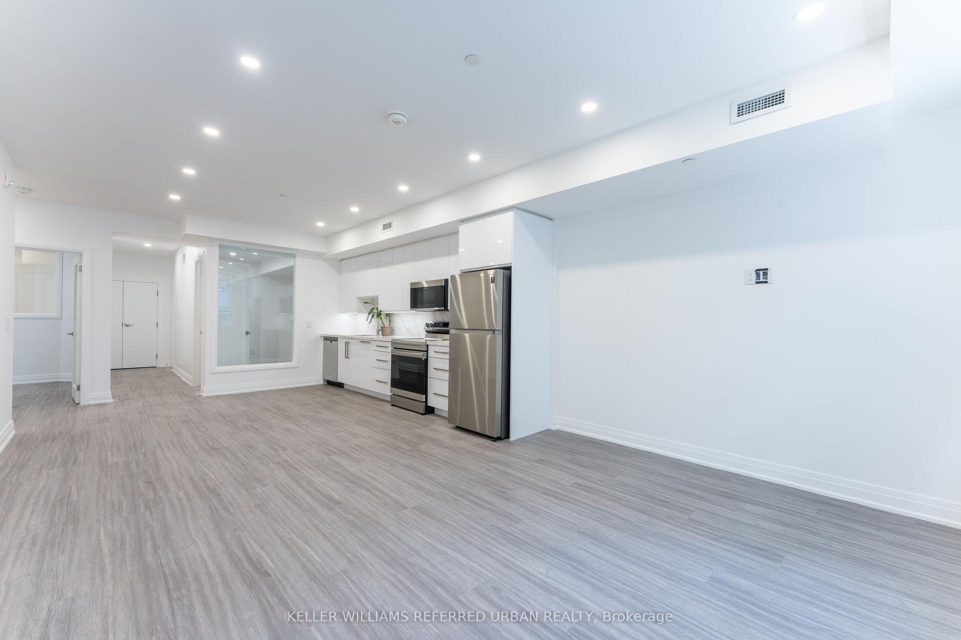 475 Queen Street W 202 #202 — photo 1