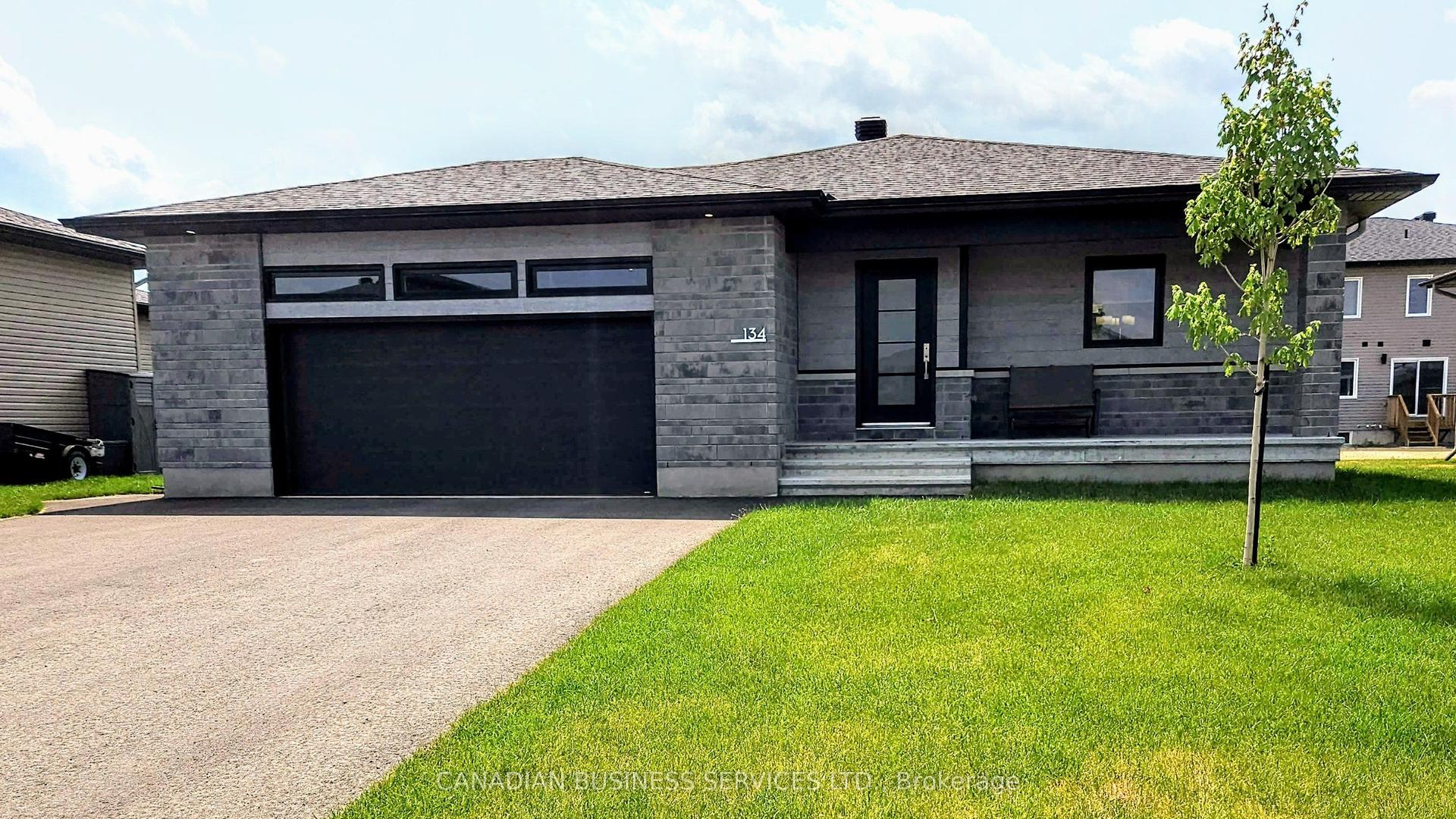 134 Giroux Street — photo 1