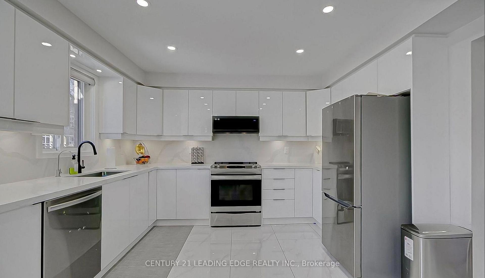 220 Olde Bayview Avenue, Richmond Hill — Detached for sale, photo 1