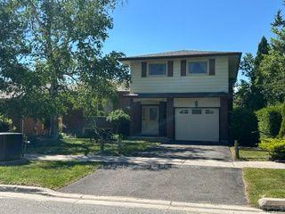 87 Oakwood Crescent — photo 1