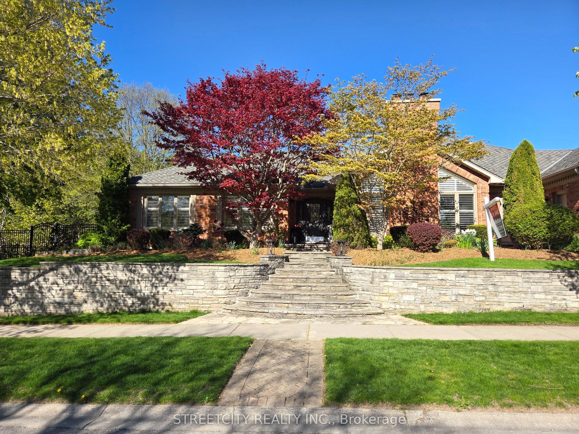 448 Grangeover Crescent — photo 1