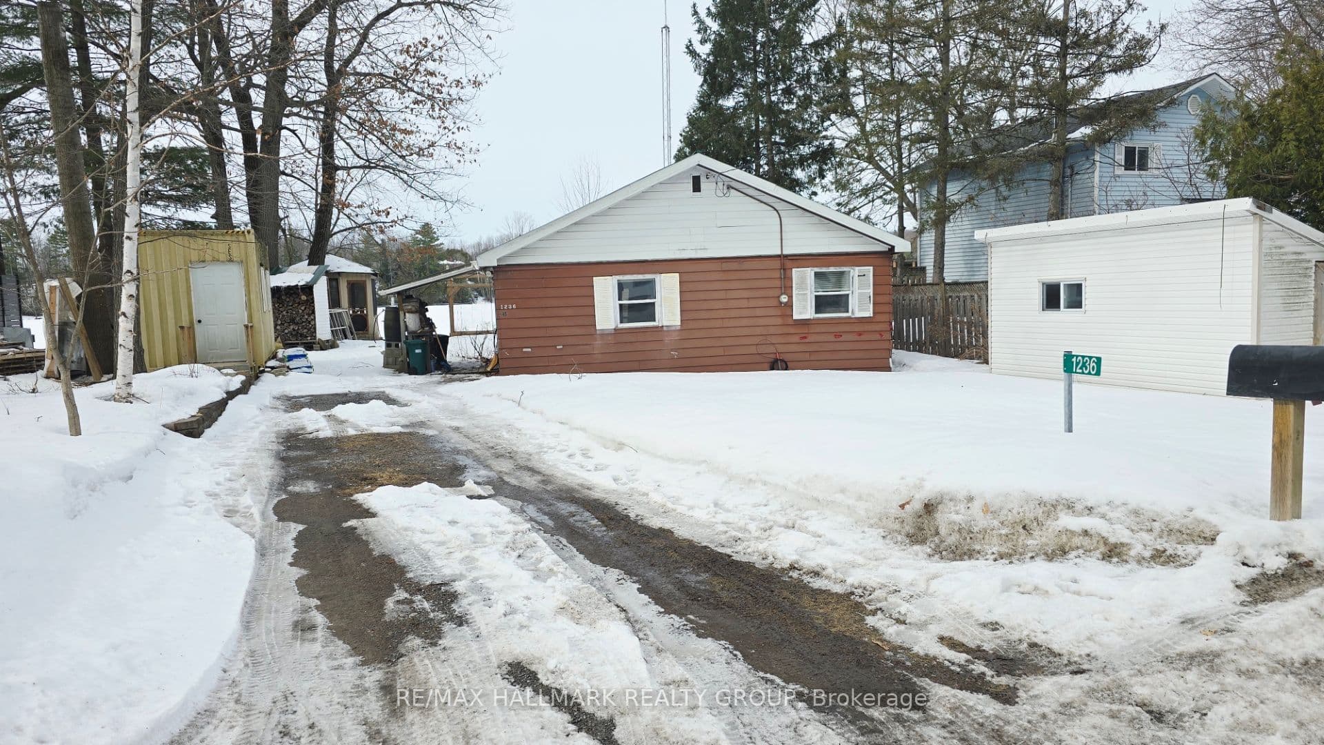 1236 Bayview Drive — photo 1