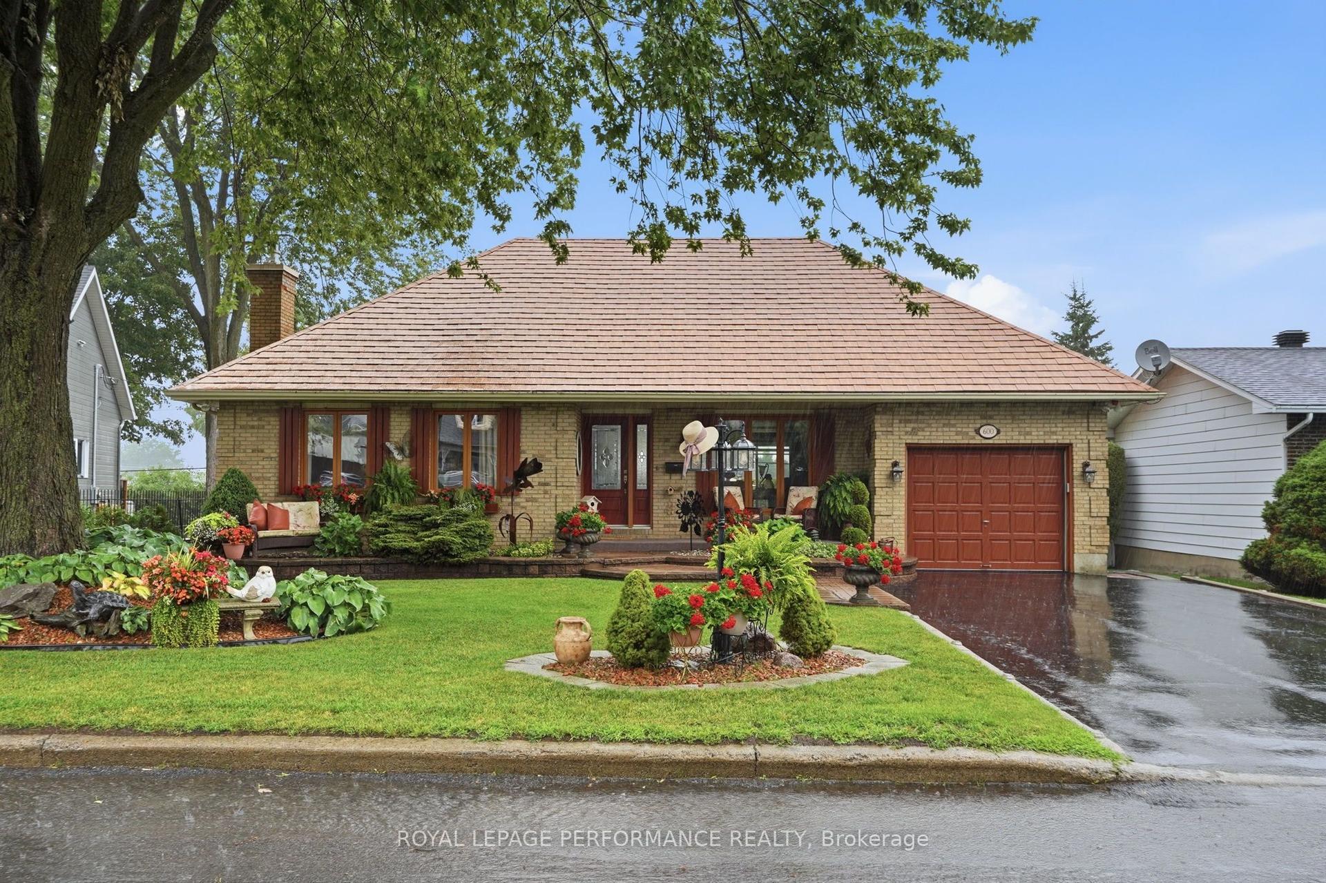 600 Parisien Street, Hawkesbury — Detached for sale, photo 1
