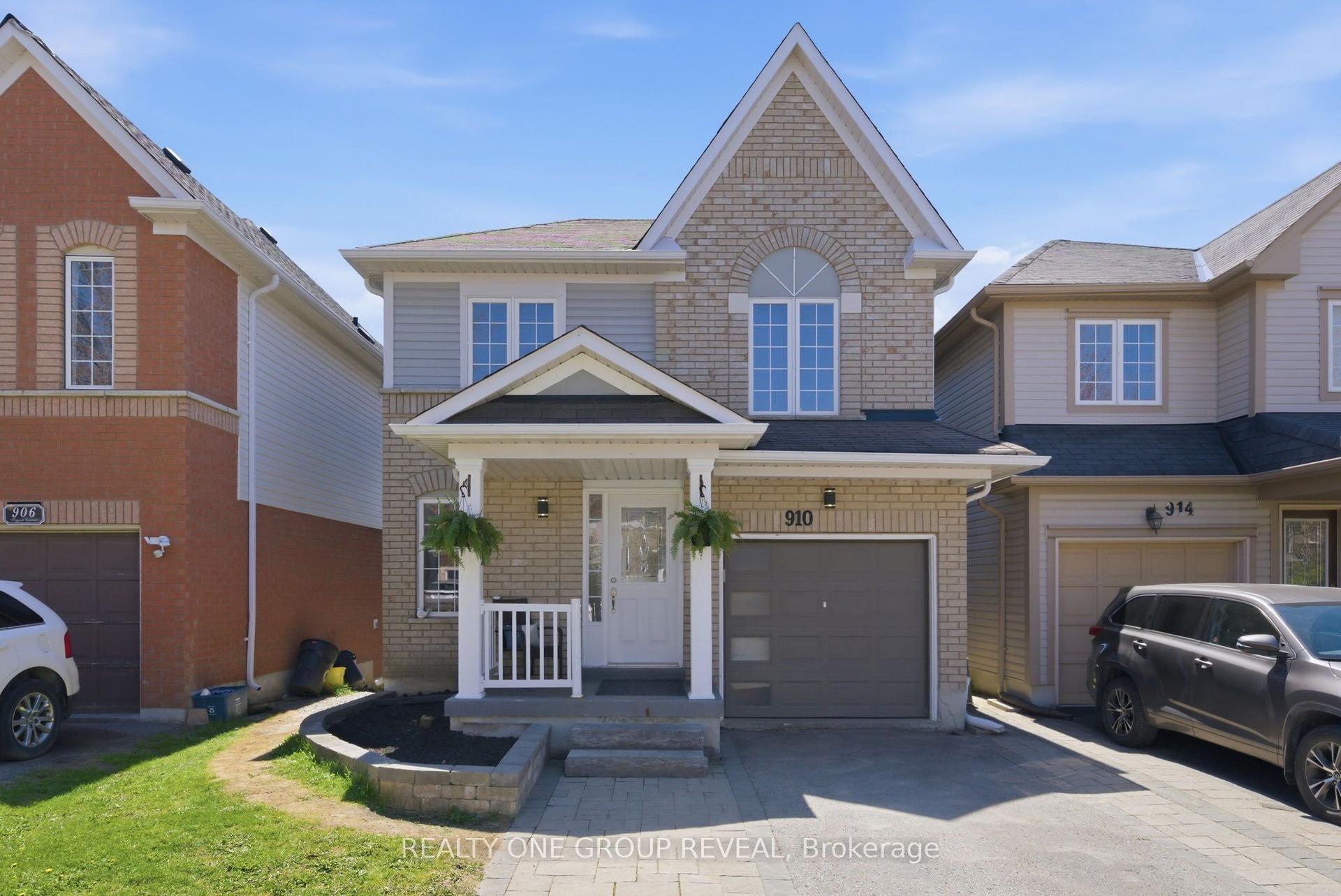 910 Taggart Crescent — photo 1