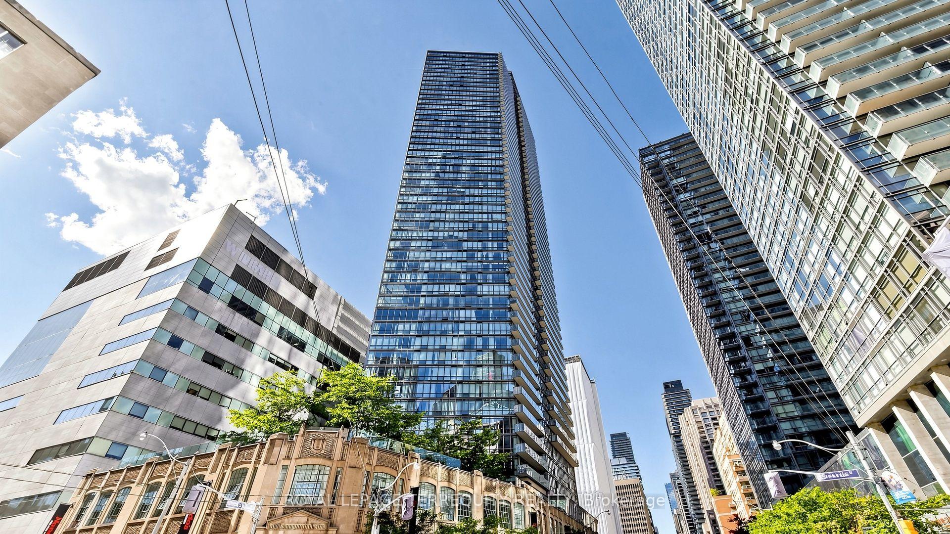 832 Bay Street 2710 #2710 — photo 1