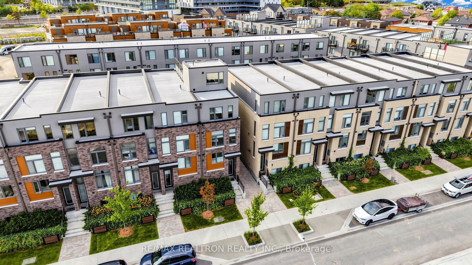 48 Hooyo Terrace, Toronto — Townhouse for sale, photo 1