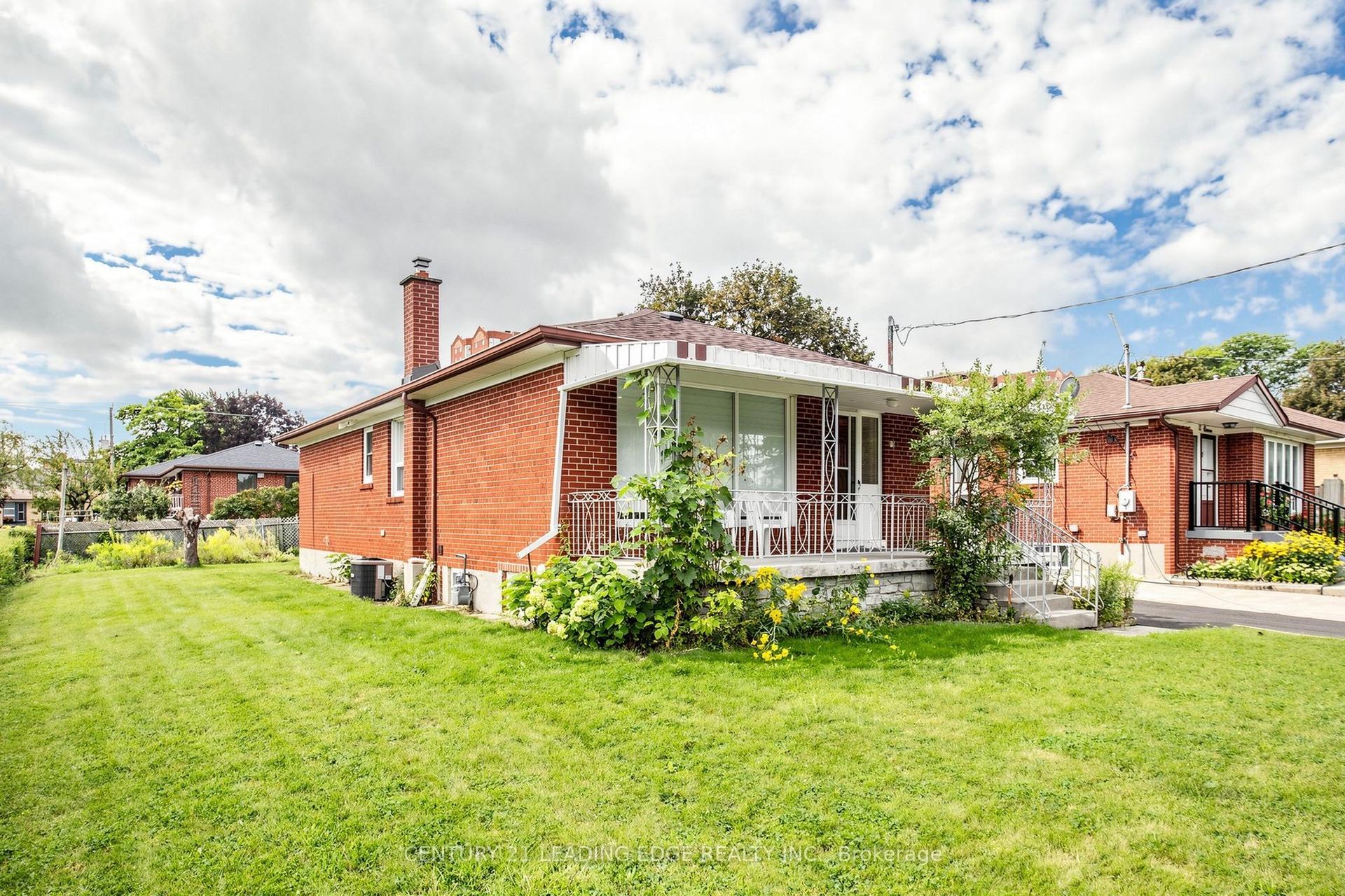 15 Maretta Avenue Upper #Upper, Toronto — Detached for lease, photo 1