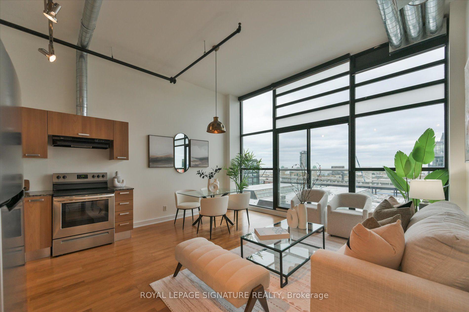 43 Hanna Avenue 618 #618 — photo 1
