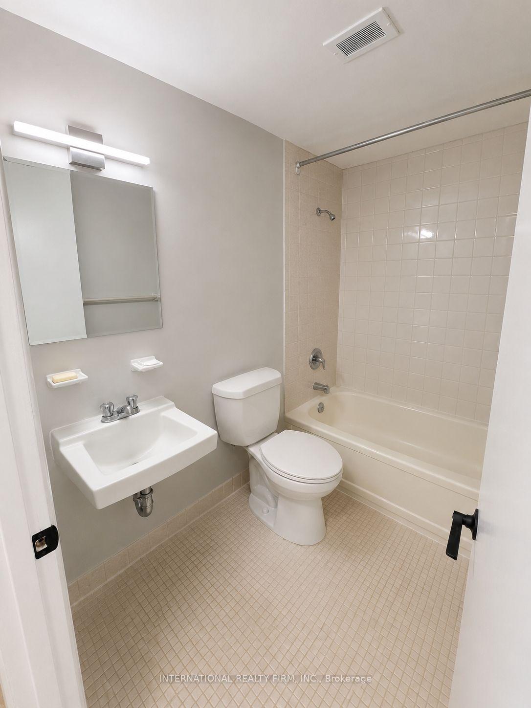 103 Emerald Street S 401 #401, Hamilton — Multiplex for lease, photo 1