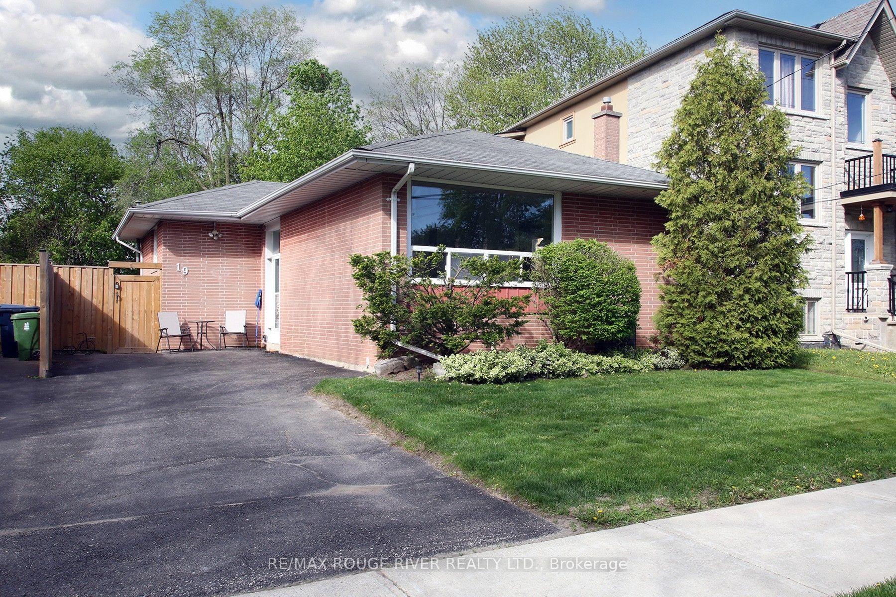 19 Thornbeck Drive — photo 1