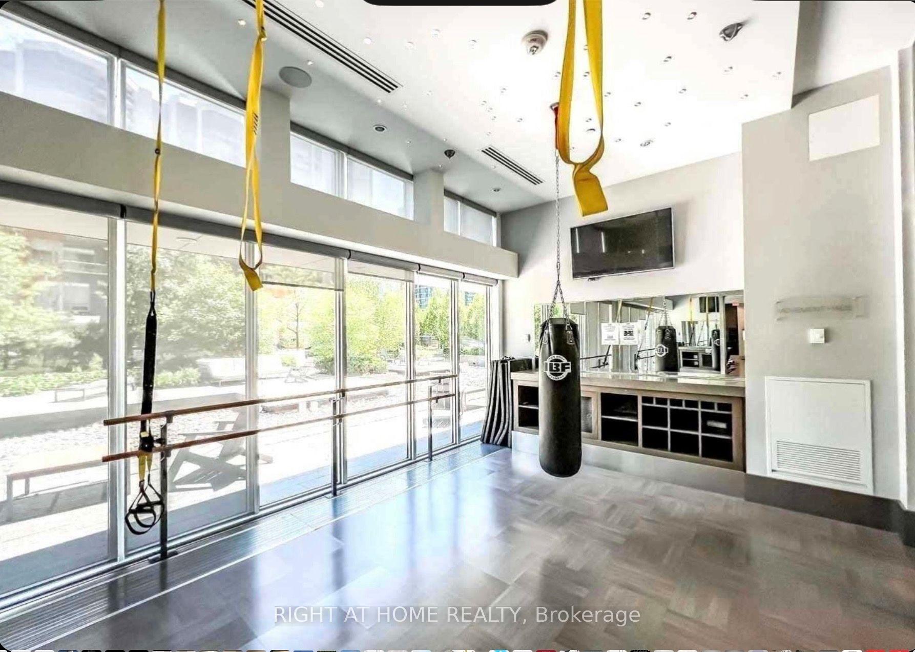 88 Sheppard Avenue E 409 #409, Toronto — Condo for lease, photo 1