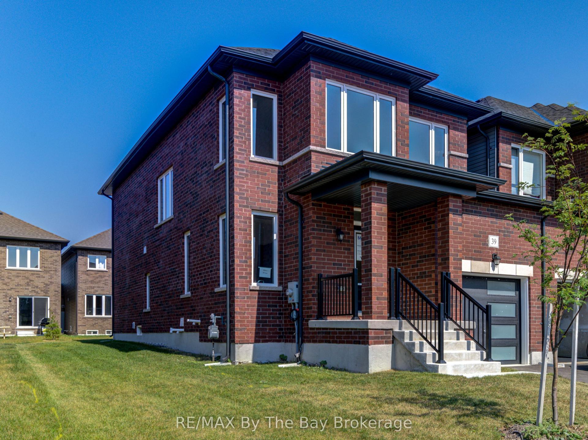 39 Lisa Street — photo 1