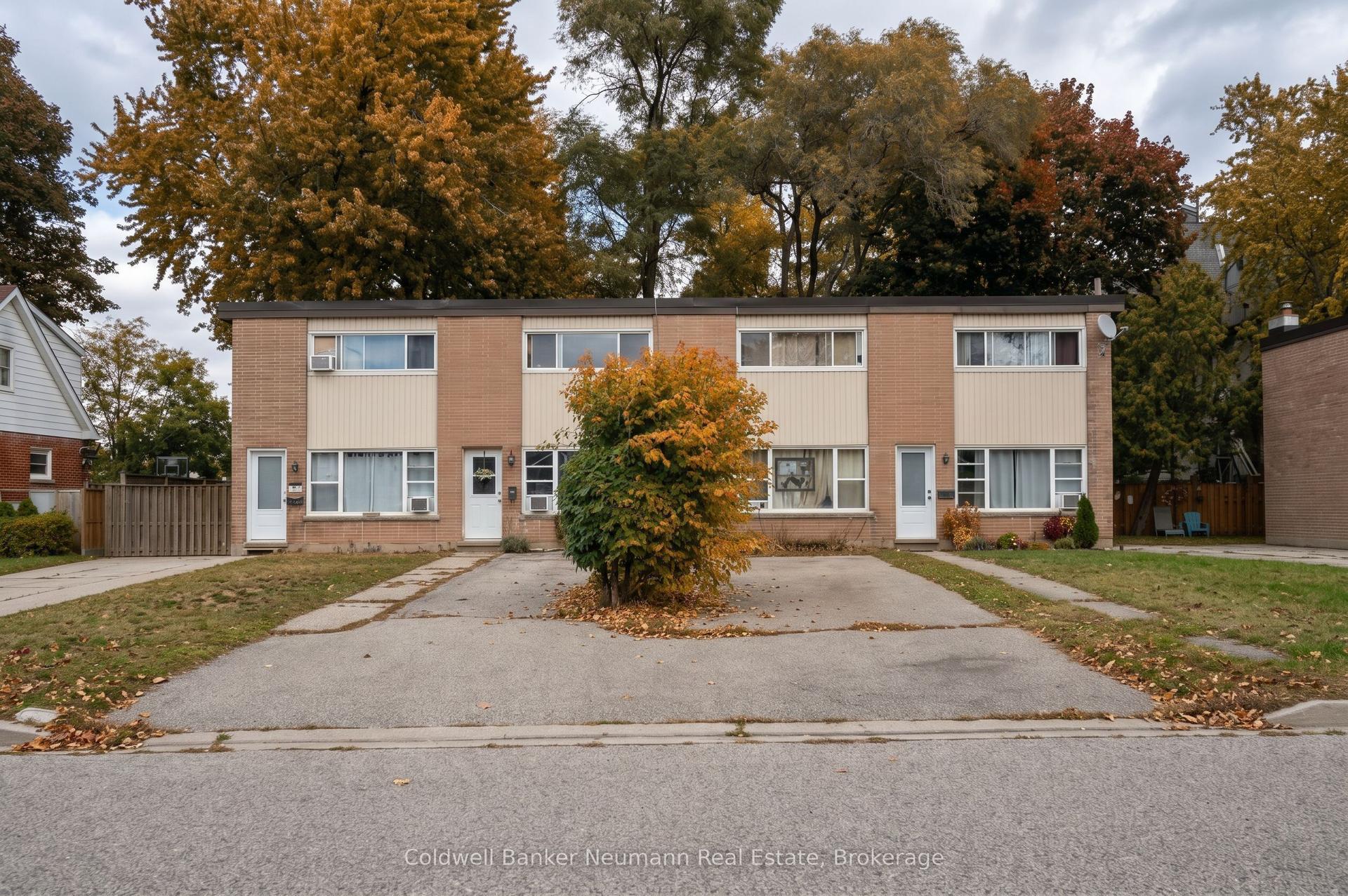1561-1567 Queenston Road, Cambridge — Multiplex for sale, photo 1