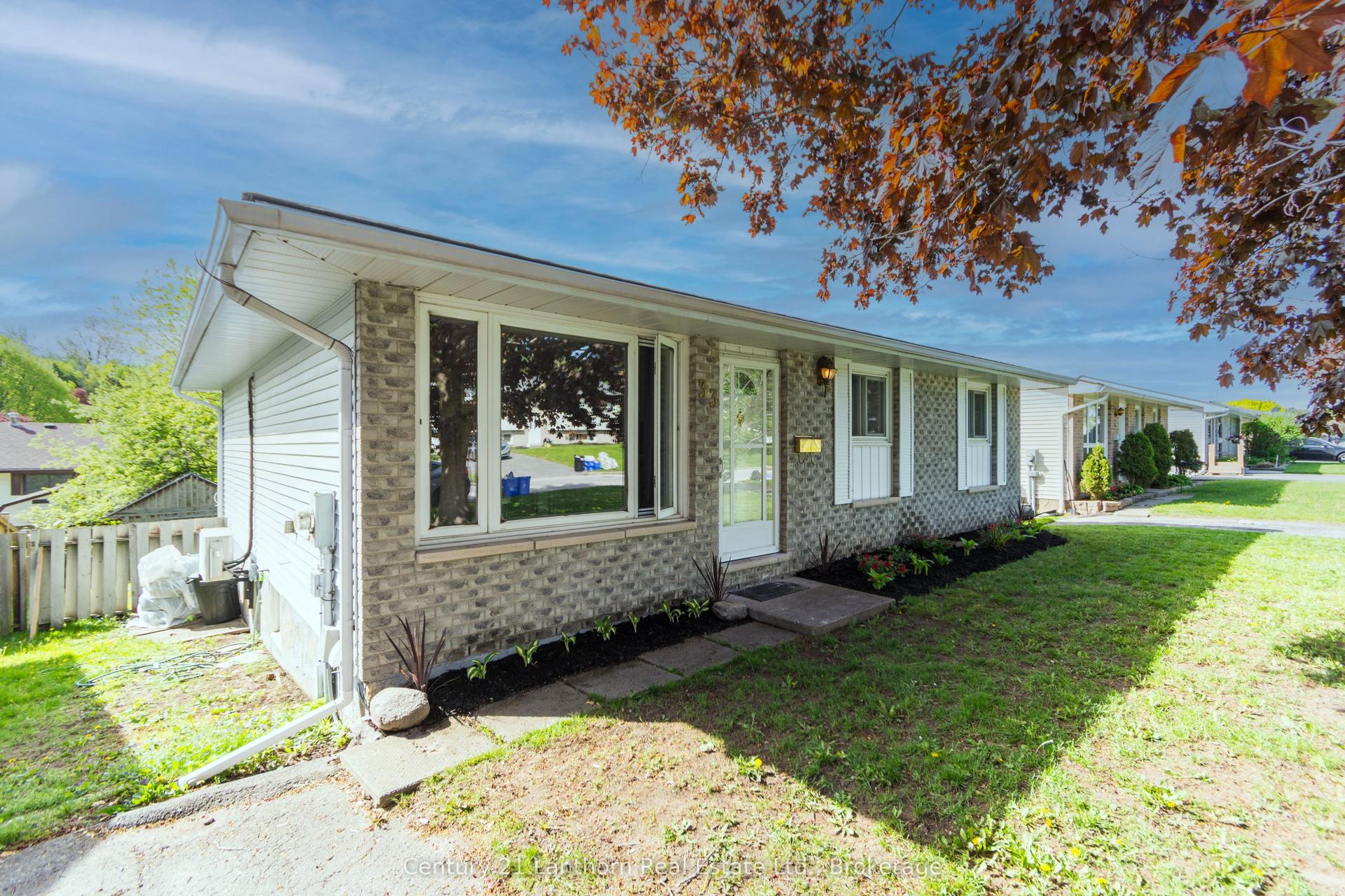 33 Van Alstine Drive — photo 1