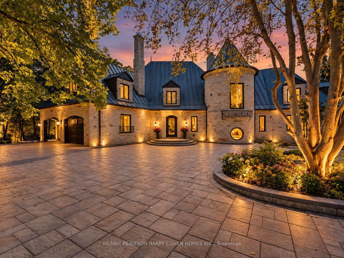 25 Tudor Gate, Toronto — Detached for sale, photo 1