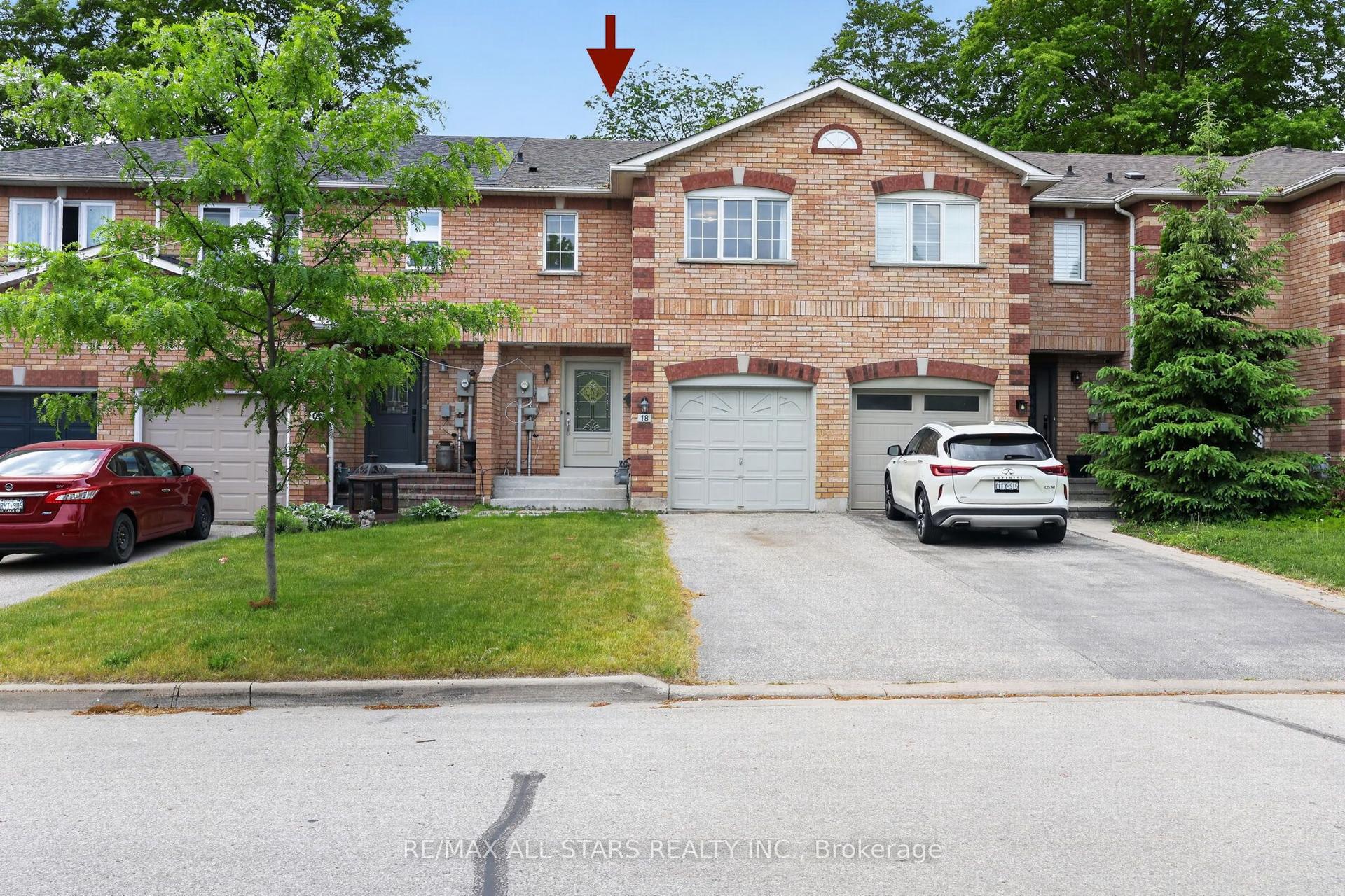 18 Lancaster Court — photo 1