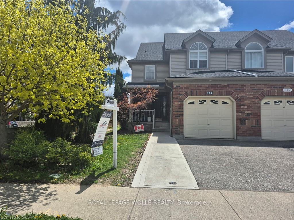 147 DUBRICK Crescent 1 #1 — photo 1