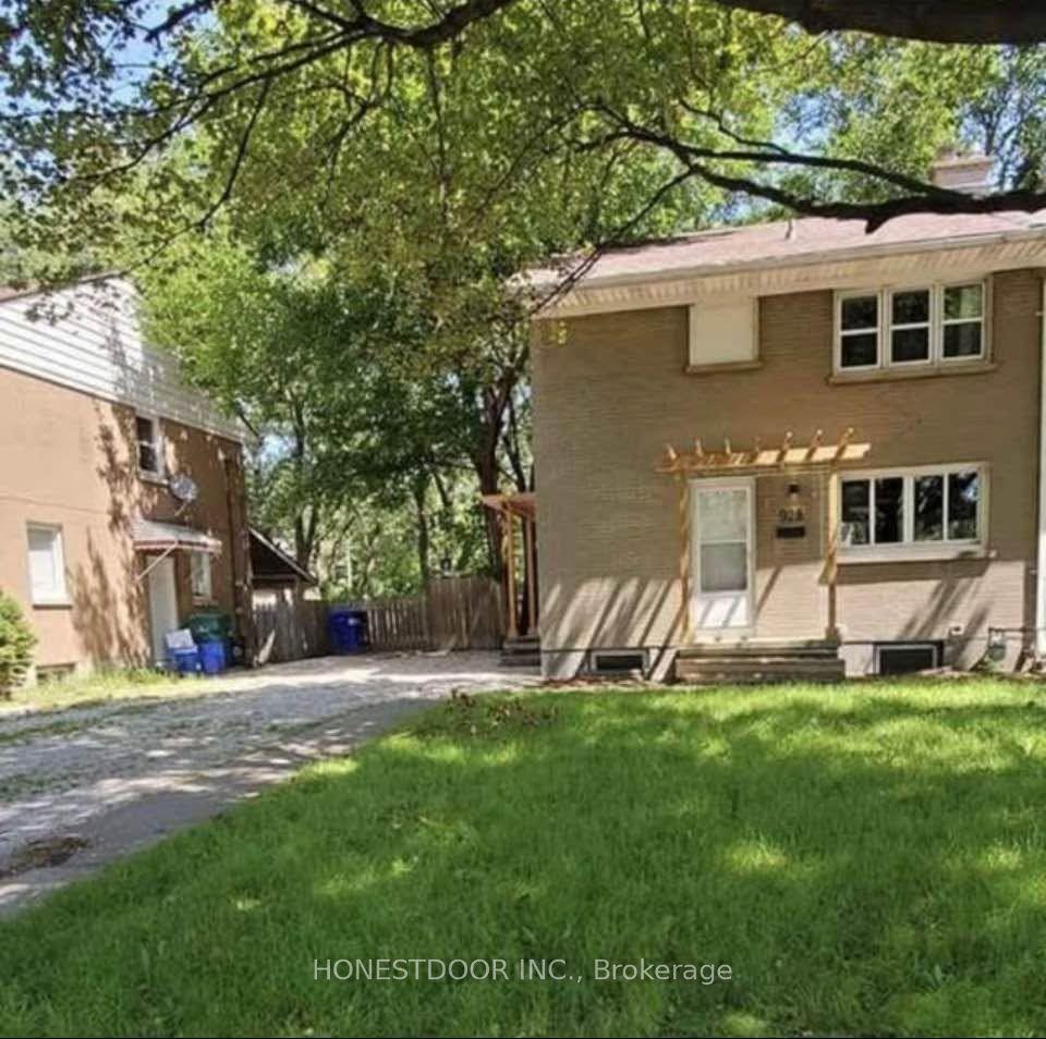 928 Randolph Avenue, Windsor — Semi-Detached for lease, photo 1