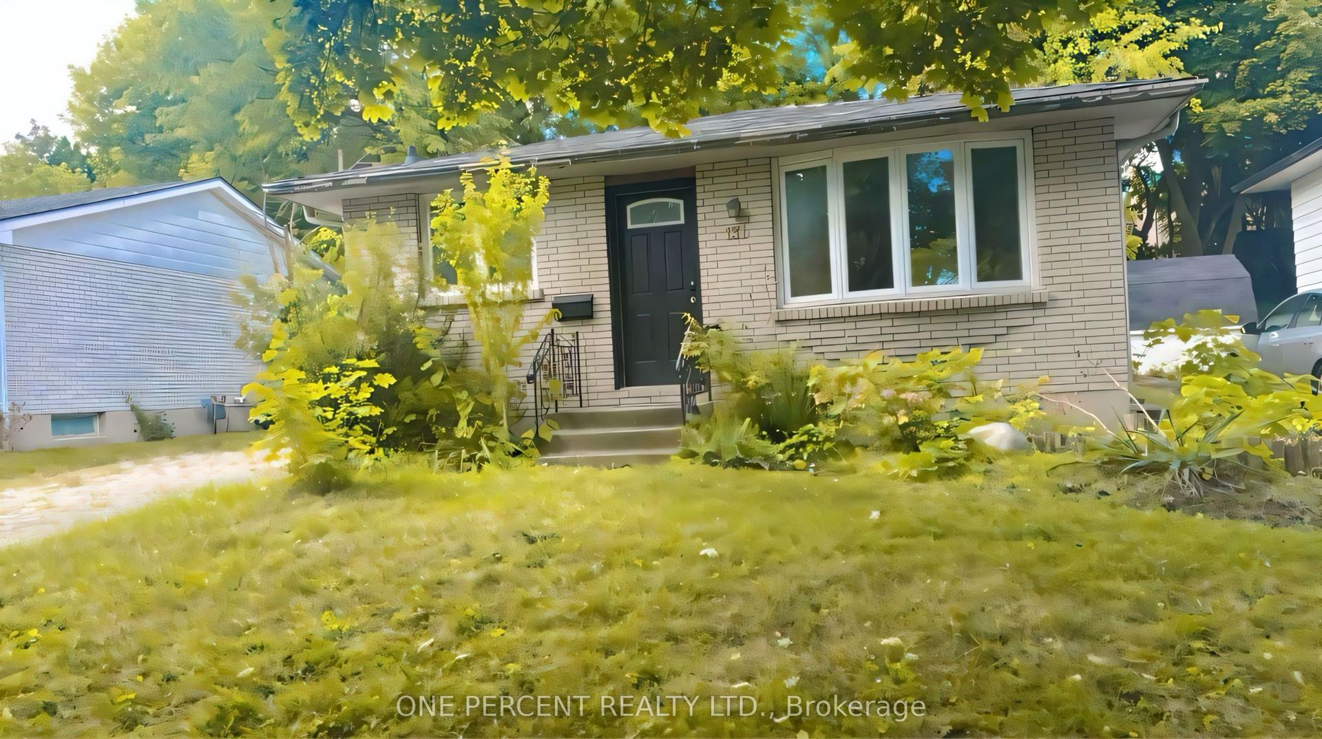 131 Paperbirch Crescent — photo 1