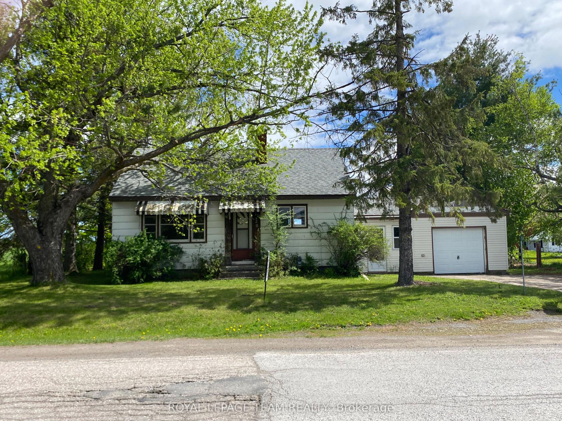 204 Baskin Drive E — photo 1