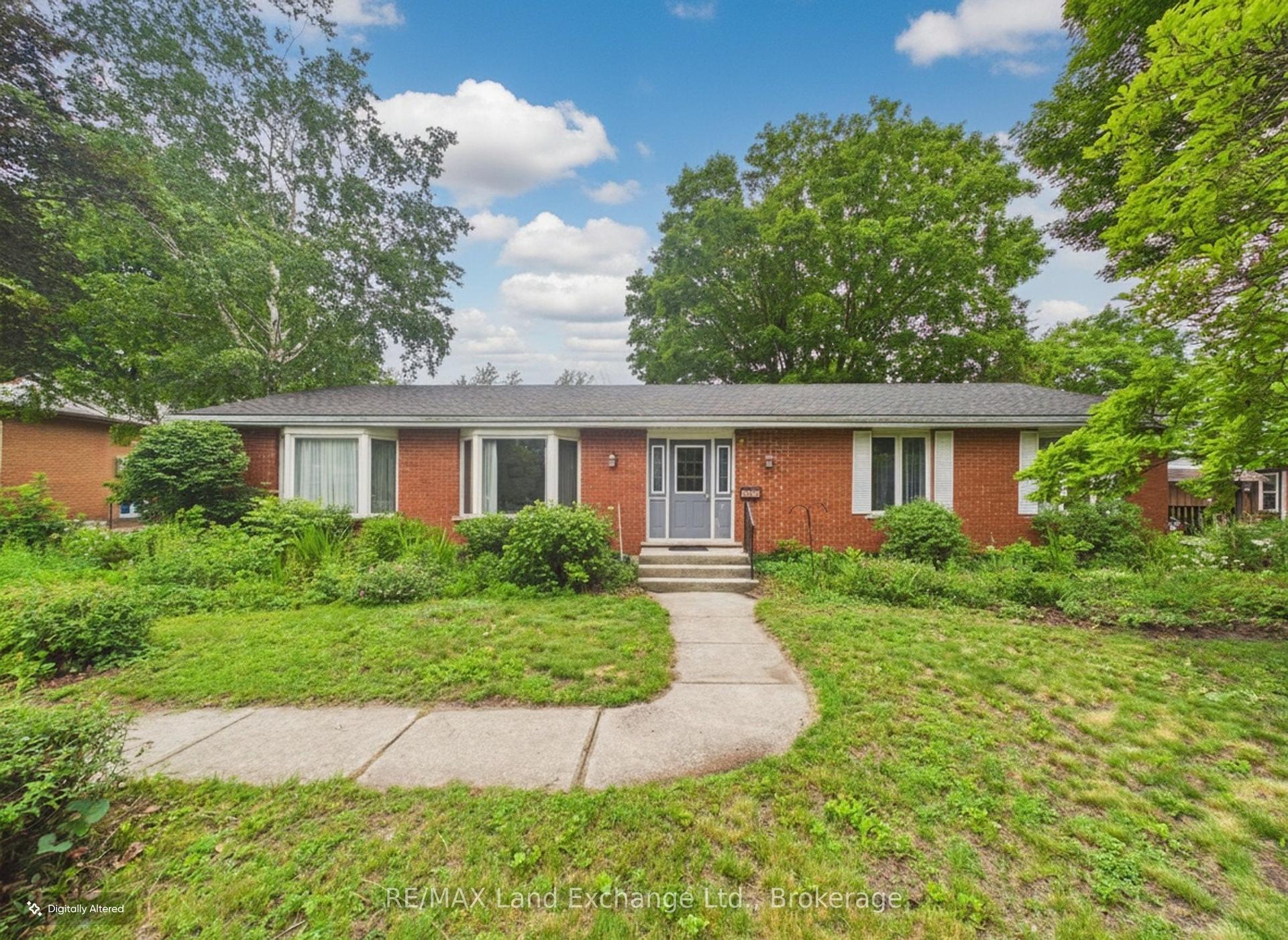 28 Penetangore Row S, Huron-Kinloss — Detached for sale, photo 1