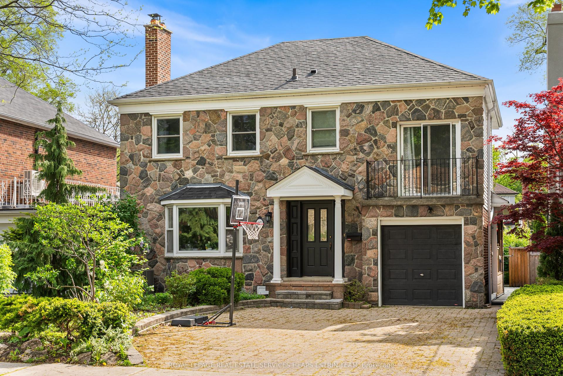 27 Southlea Avenue — photo 1