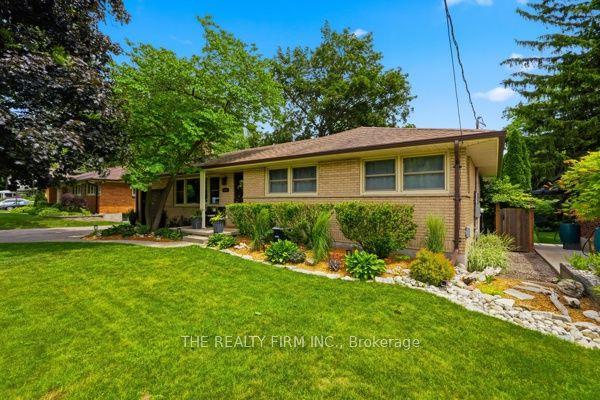 473 Pinetree Drive — photo 1