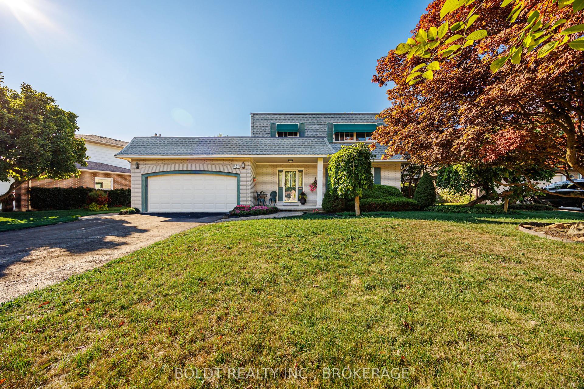 7 Mayholme Court, St. Catharines — Detached for sale, photo 1