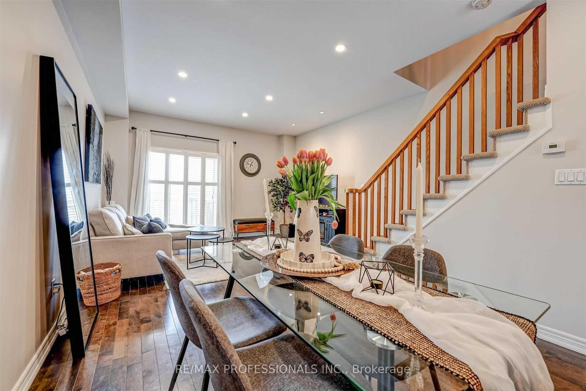 676 Rowley Common, Burlington — Townhouse for sale, photo 1