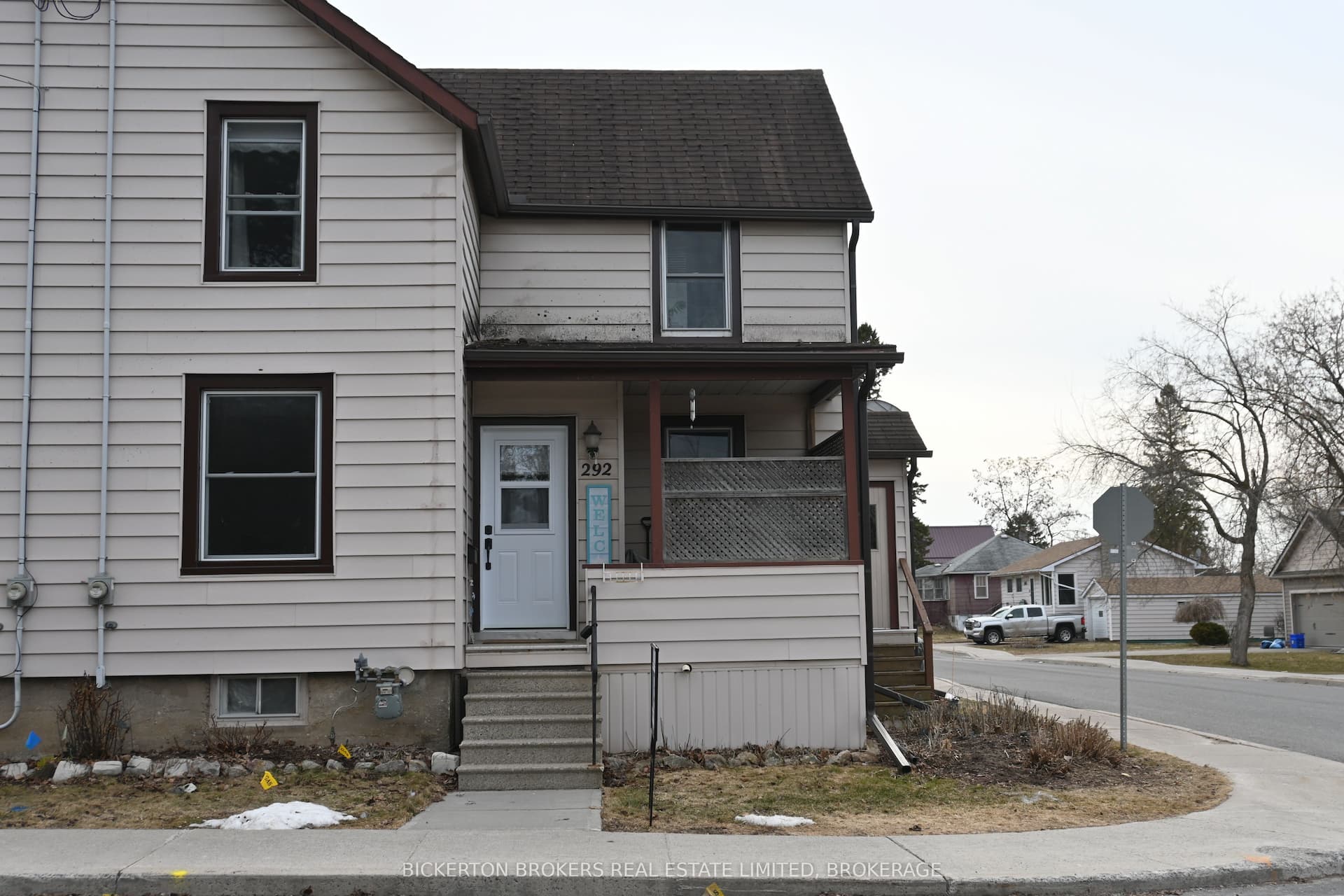 292 William Street N — photo 1