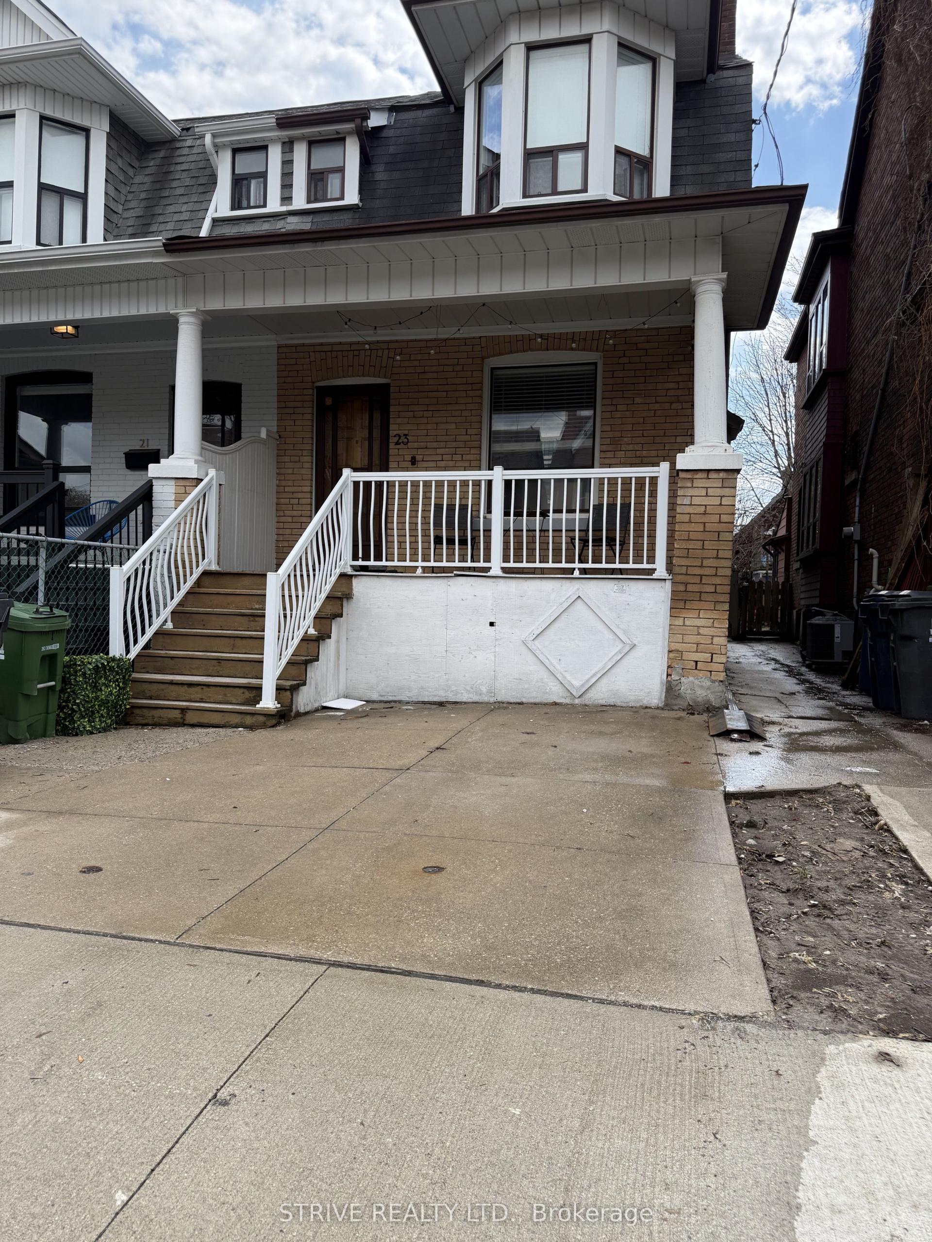23 Burnfield (Lower) Avenue — photo 1