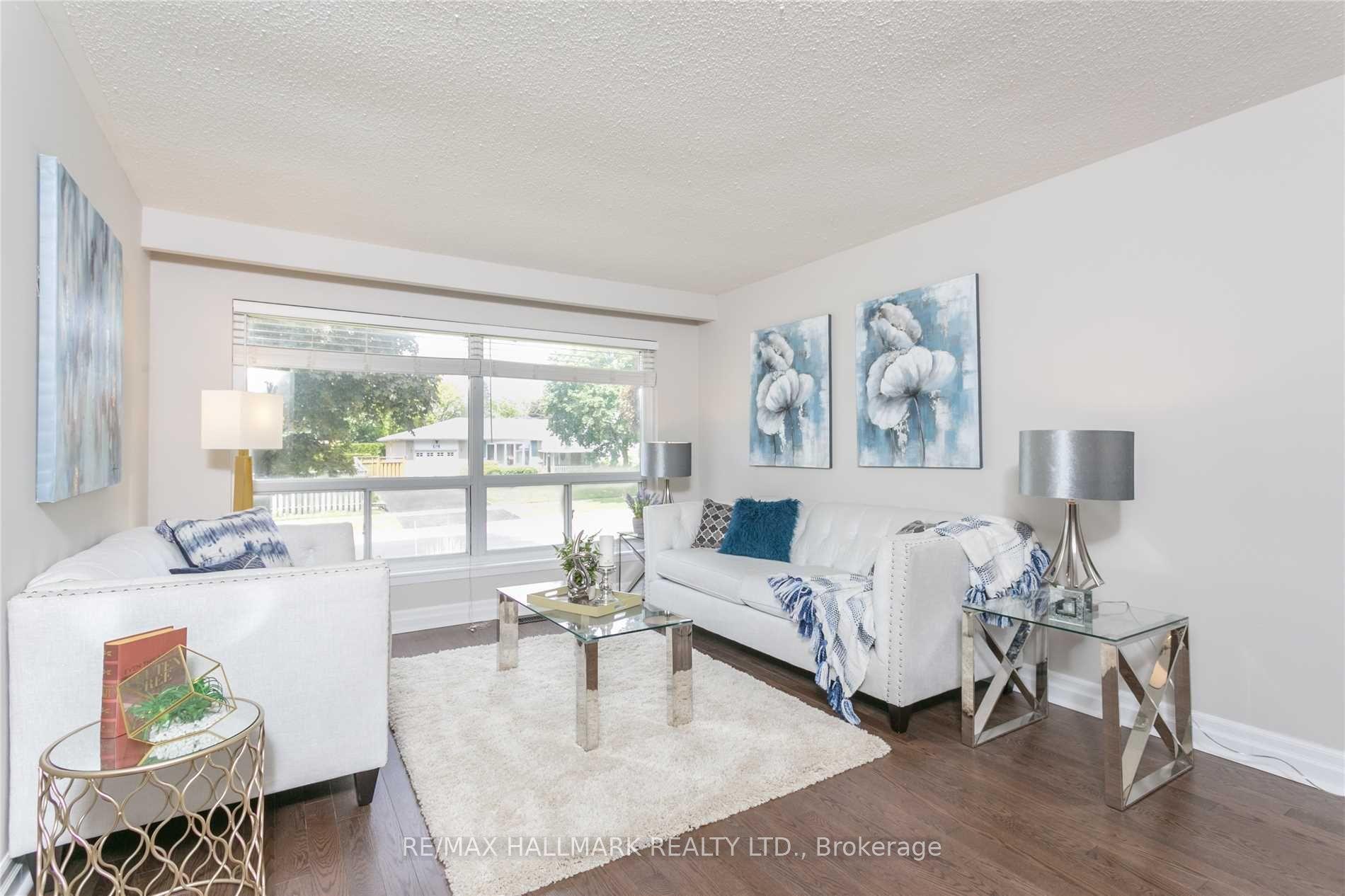 52 Tweedrock Crescent Main Floor #Main Floor, Toronto — Detached for lease, photo 1