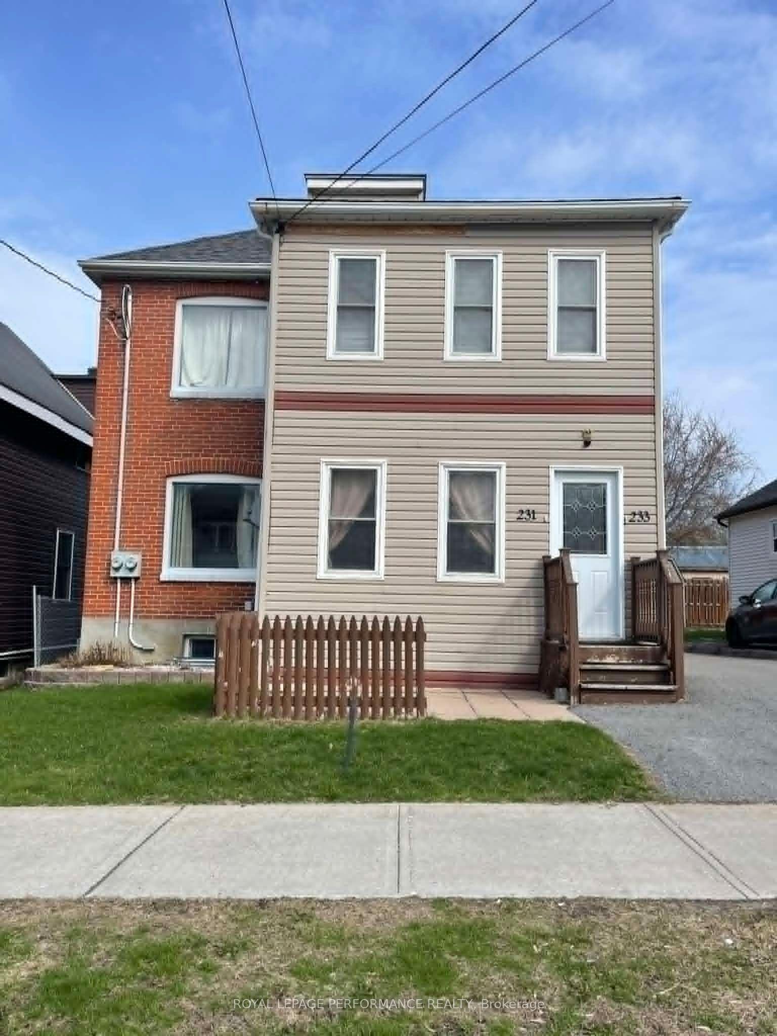 231-233 Fifth Street E — photo 1