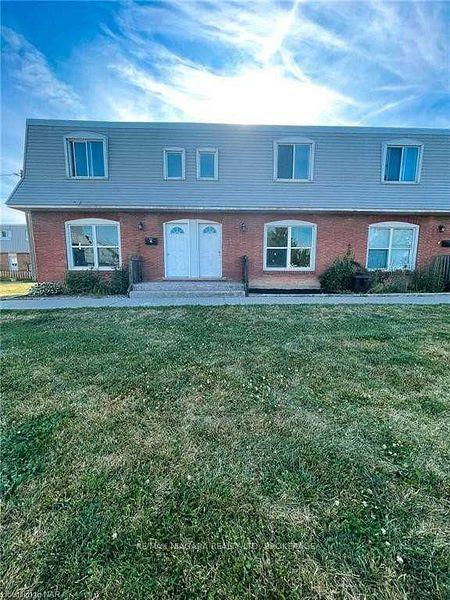 69 Hagey Avenue 2 #2, Fort Erie — Condo Town for sale, photo 1