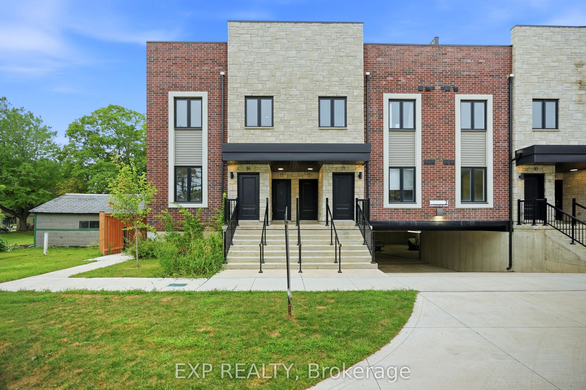 2 Slessor Boulevard 12 #12, Grimsby — Condo Town for sale, photo 1