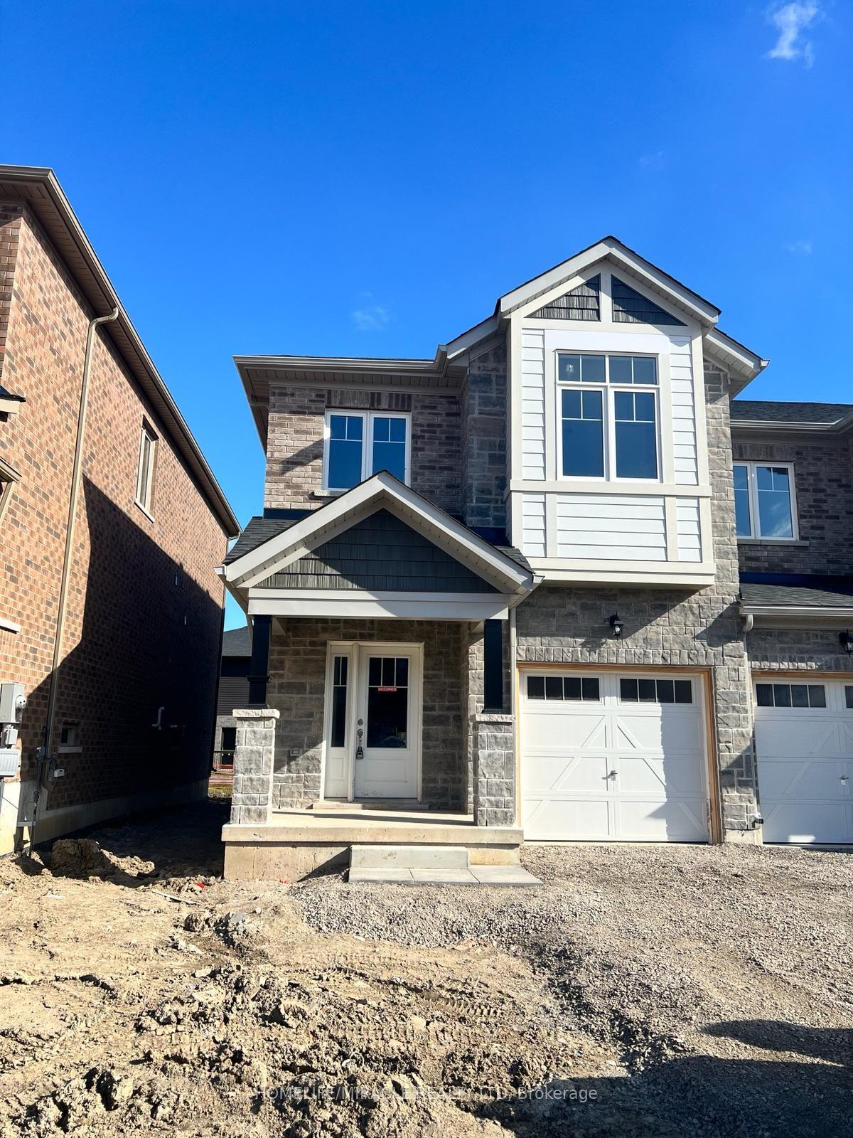 11 Sapphire Way, Thorold — Townhouse for lease, photo 1